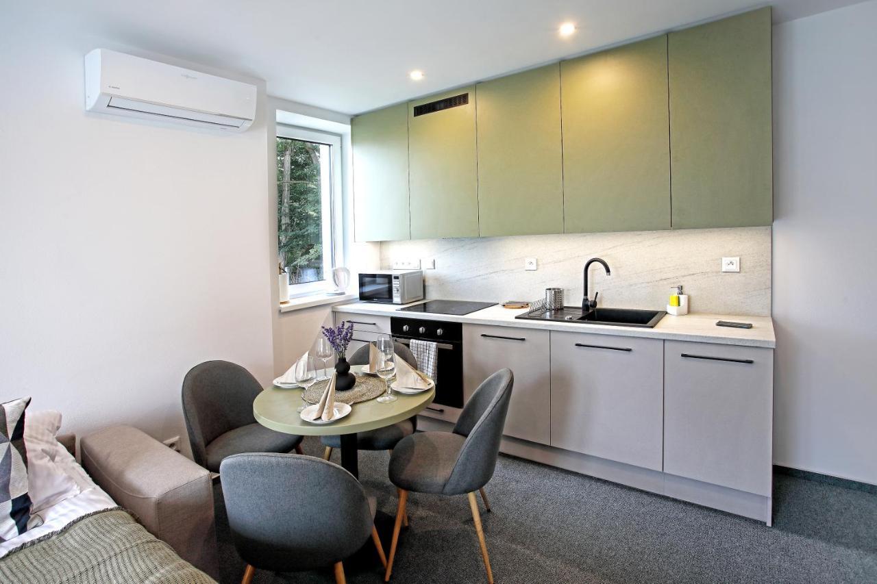 Home Apartments Liptov Lipótszentmiklós Kültér fotó