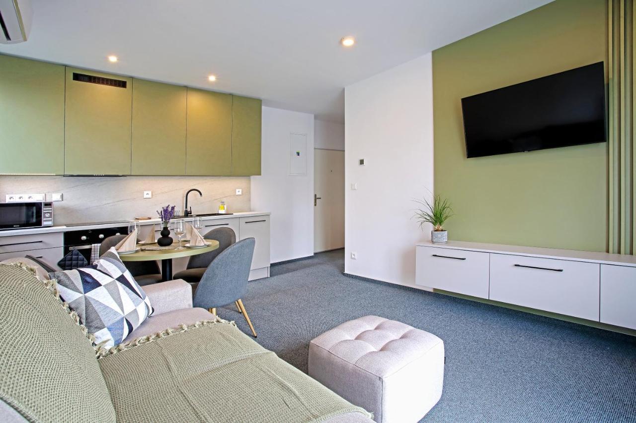 Home Apartments Liptov Lipótszentmiklós Kültér fotó