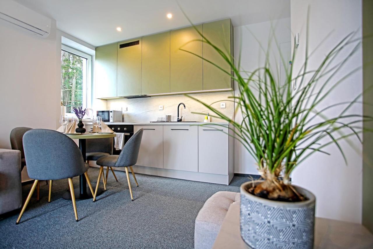 Home Apartments Liptov Lipótszentmiklós Kültér fotó