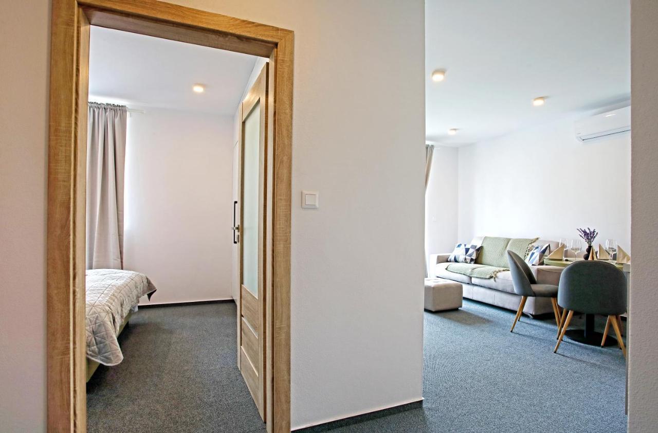 Home Apartments Liptov Lipótszentmiklós Kültér fotó